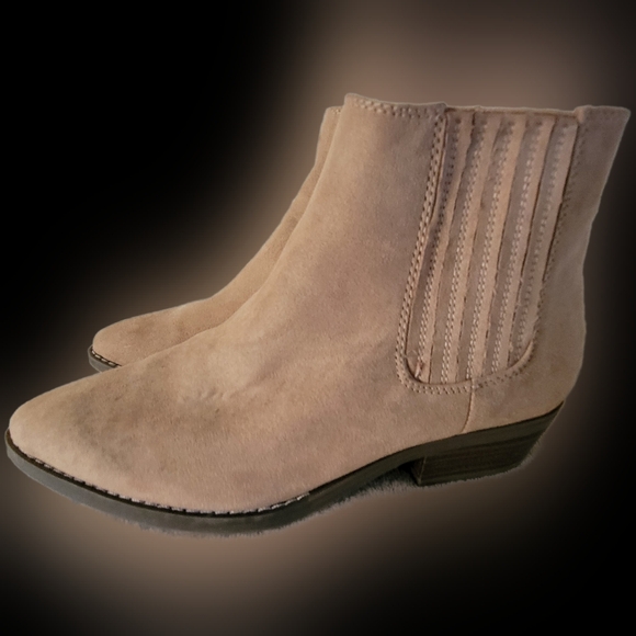 UNIVERSAL THREAD POINTED TOE LOW BLOCK HEEL ANKLE BOOTIE - Picture 9 of 12